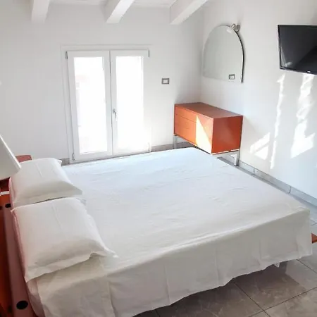 דירה Firefly Apartment קליארי